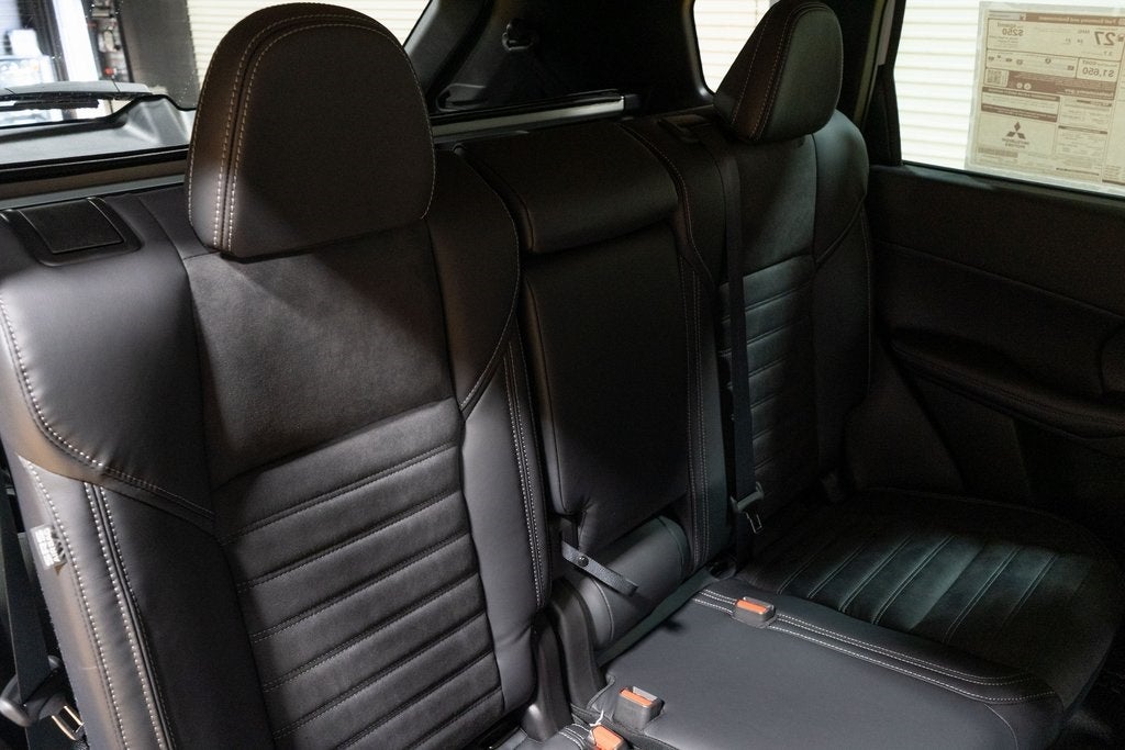 2025 Mitsubishi Outlander PHEV SE