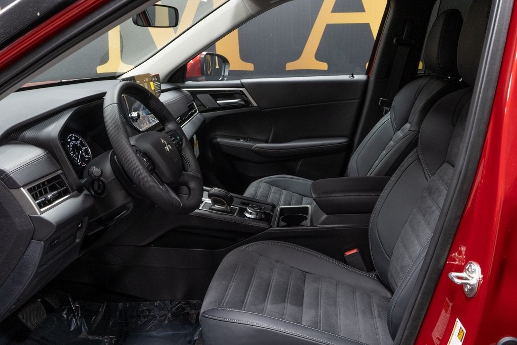 2025 Mitsubishi Outlander PHEV SE