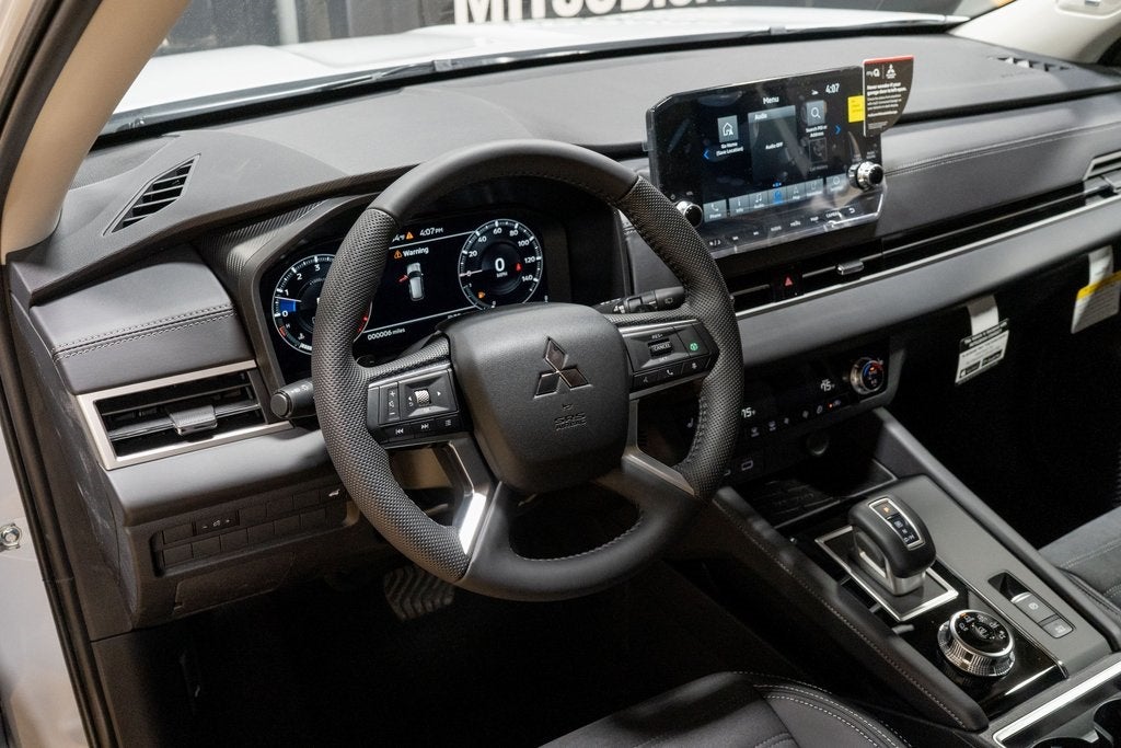 2025 Mitsubishi Outlander PHEV SE