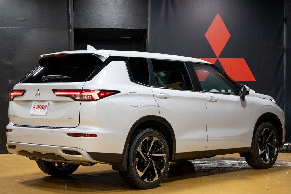2025 Mitsubishi Outlander PHEV SE