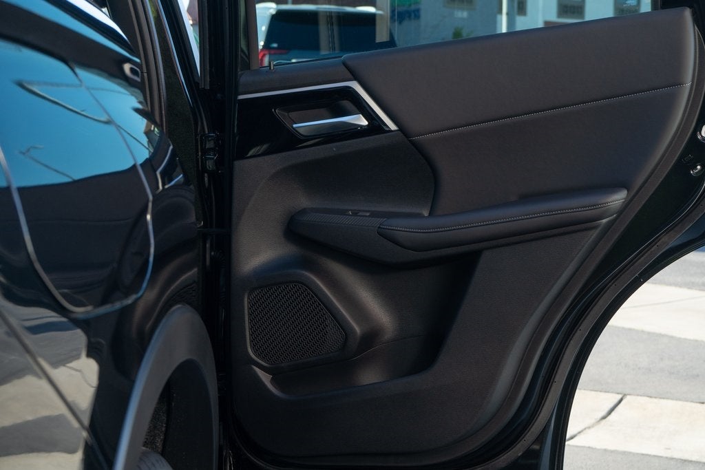 2025 Mitsubishi Outlander PHEV Base