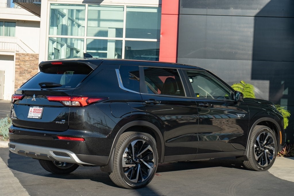 2025 Mitsubishi Outlander PHEV Base