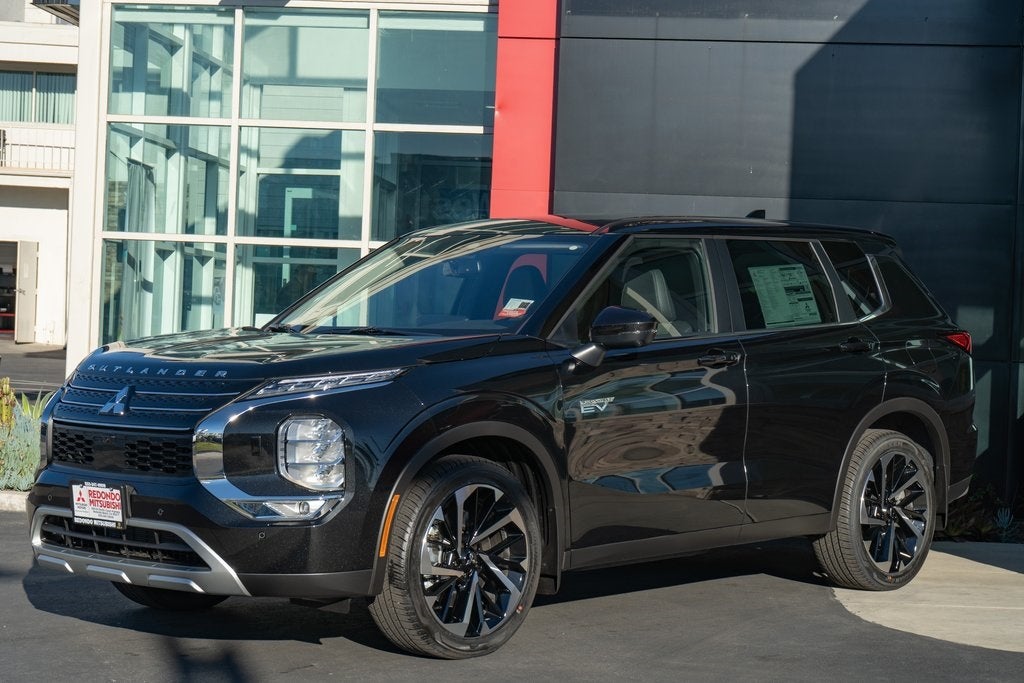 2025 Mitsubishi Outlander PHEV Base