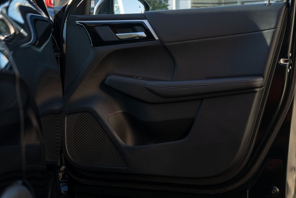 2025 Mitsubishi Outlander PHEV Base