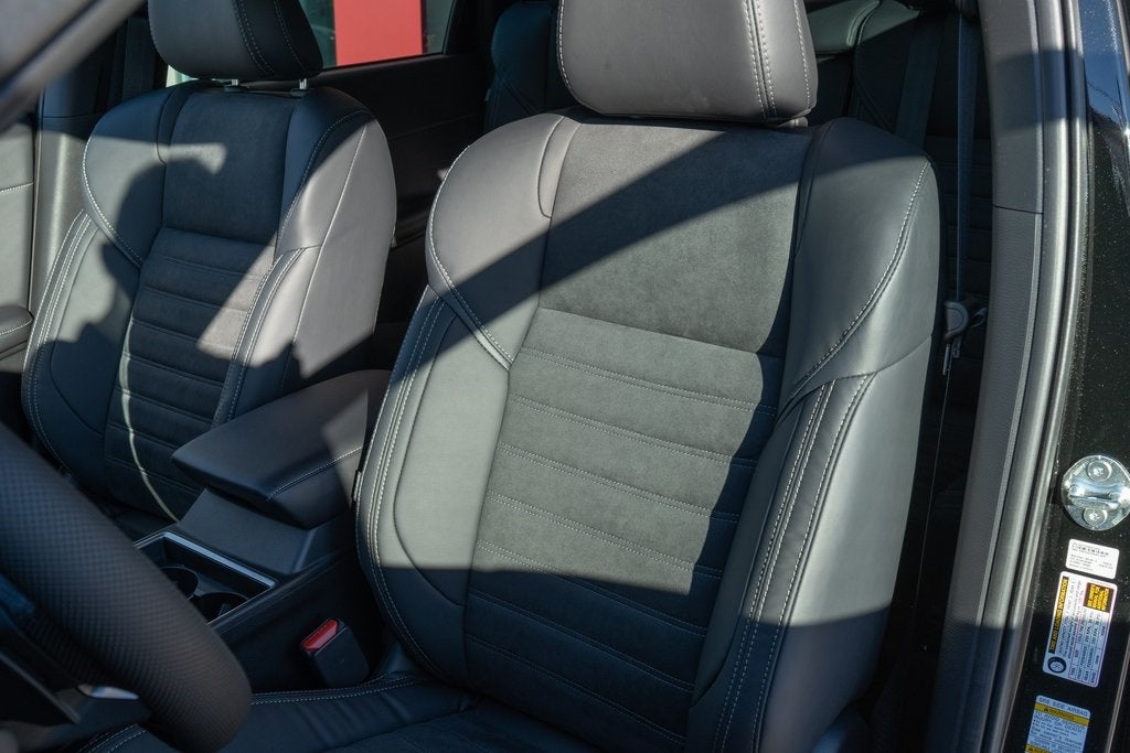 2025 Mitsubishi Outlander PHEV Base