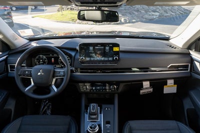 2025 Mitsubishi Outlander PHEV Base