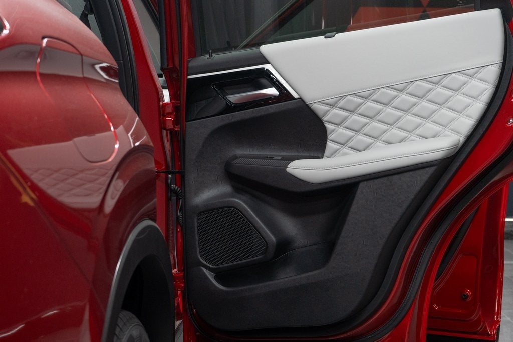 2025 Mitsubishi Outlander PHEV SEL