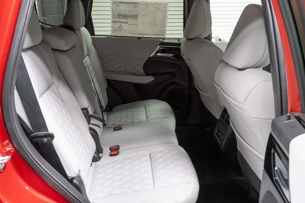 2025 Mitsubishi Outlander PHEV SEL