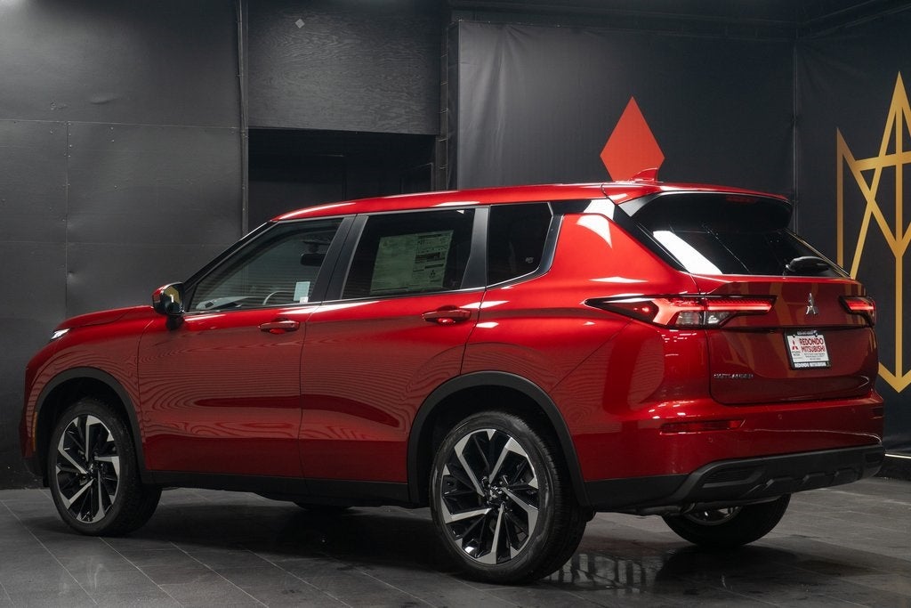 2025 Mitsubishi Outlander PHEV SEL
