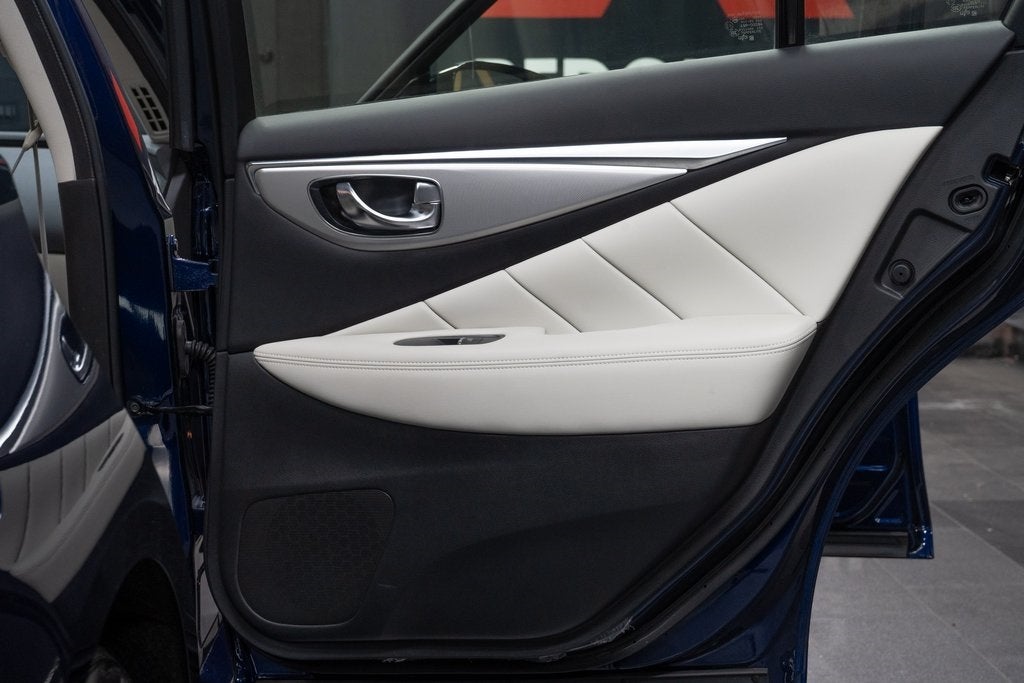 2023 INFINITI Q50 LUXE