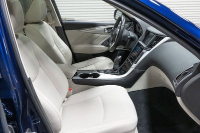 2023 INFINITI Q50 LUXE