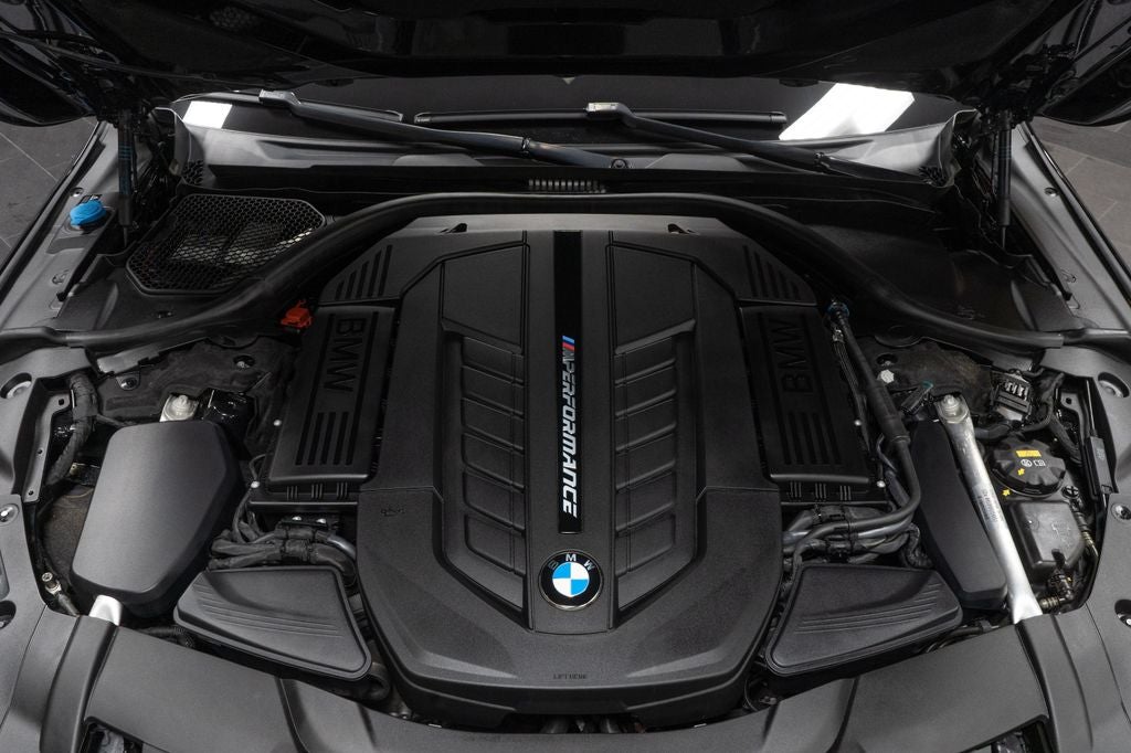 2020 BMW 7 Series M760i