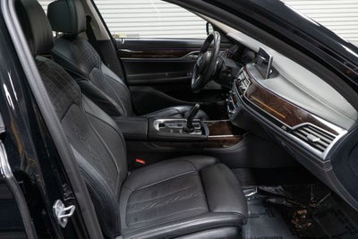 2020 BMW 7 Series M760i