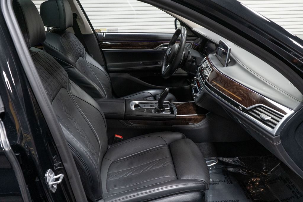 2020 BMW 7 Series M760i