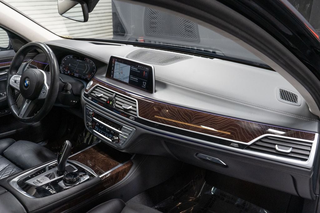 2020 BMW 7 Series M760i