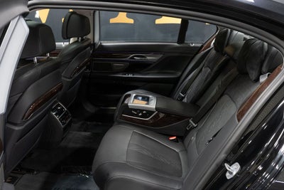 2020 BMW 7 Series M760i