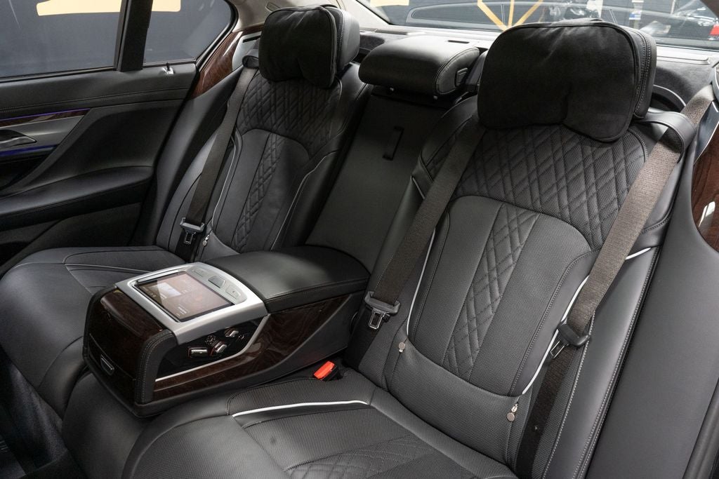 2020 BMW 7 Series M760i