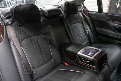 2020 BMW 7 Series M760i