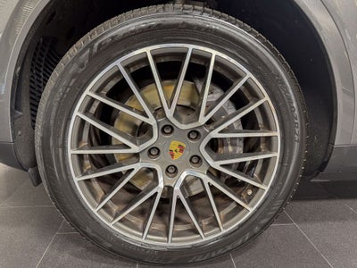 2021 Porsche Cayenne Base