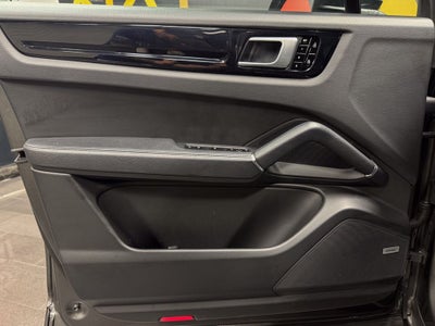 2021 Porsche Cayenne Base