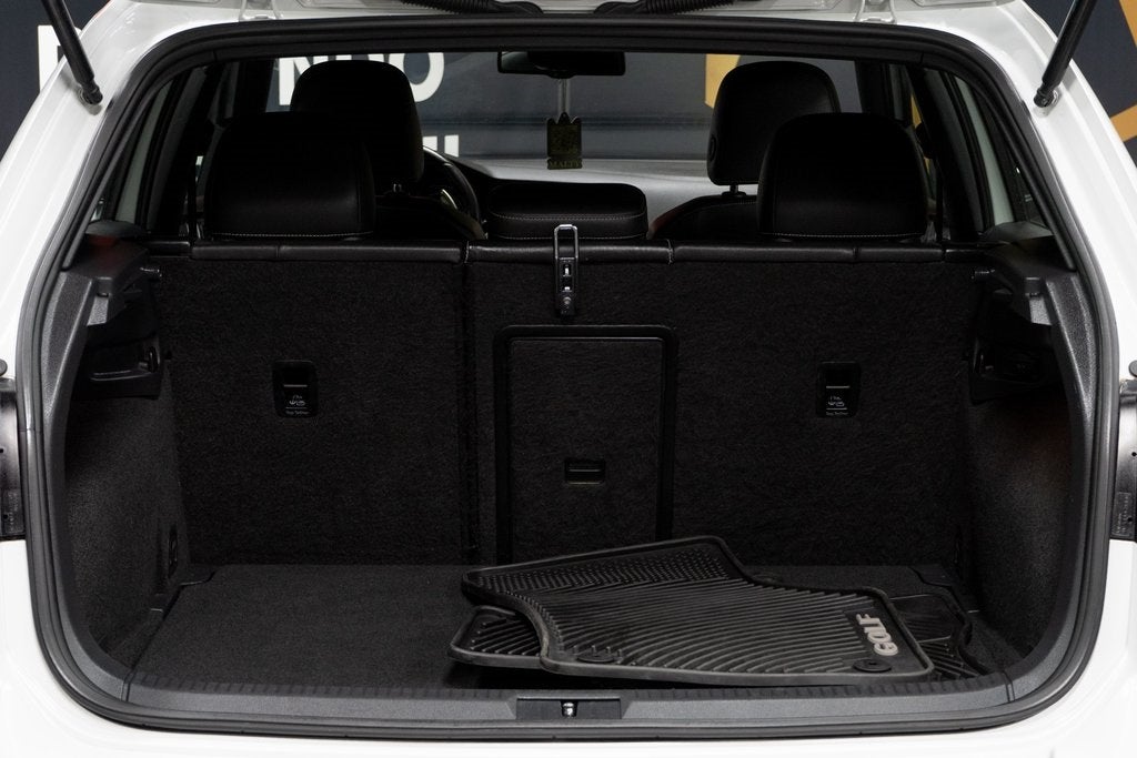 2016 Volkswagen Golf R Base 4Motion