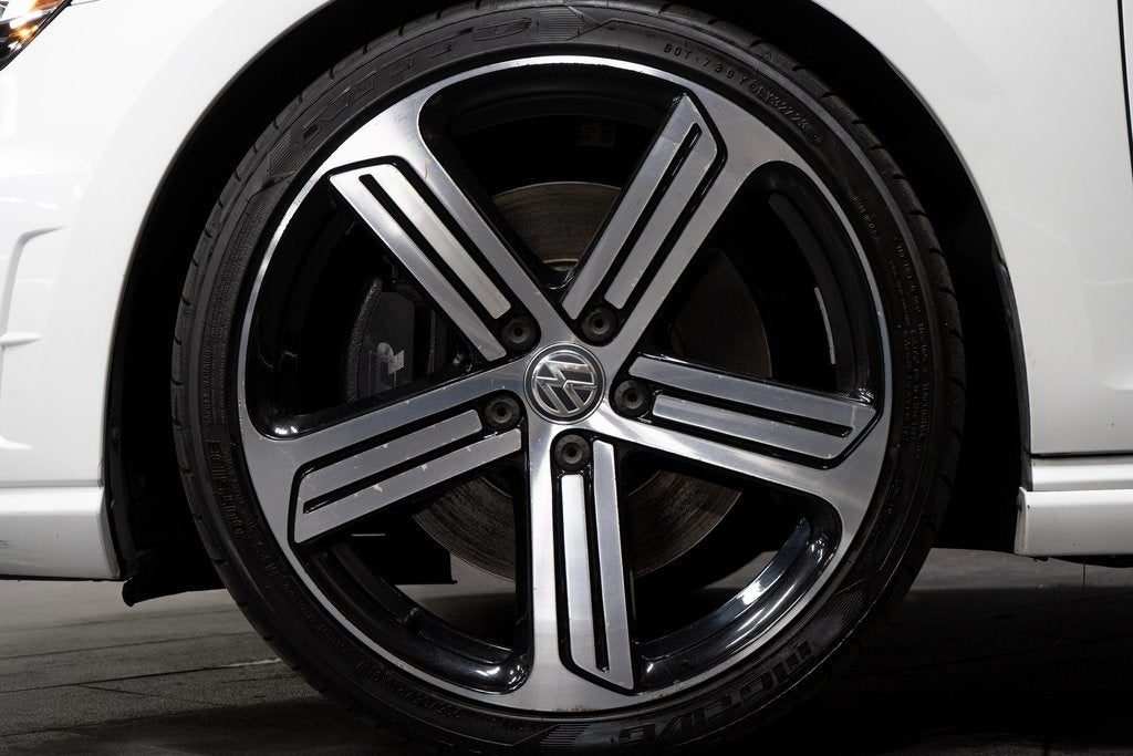 2016 Volkswagen Golf R Base 4Motion