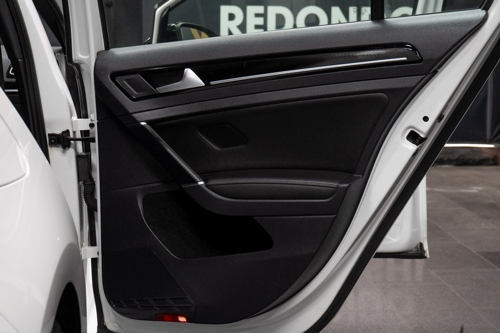 2016 Volkswagen Golf R Base 4Motion