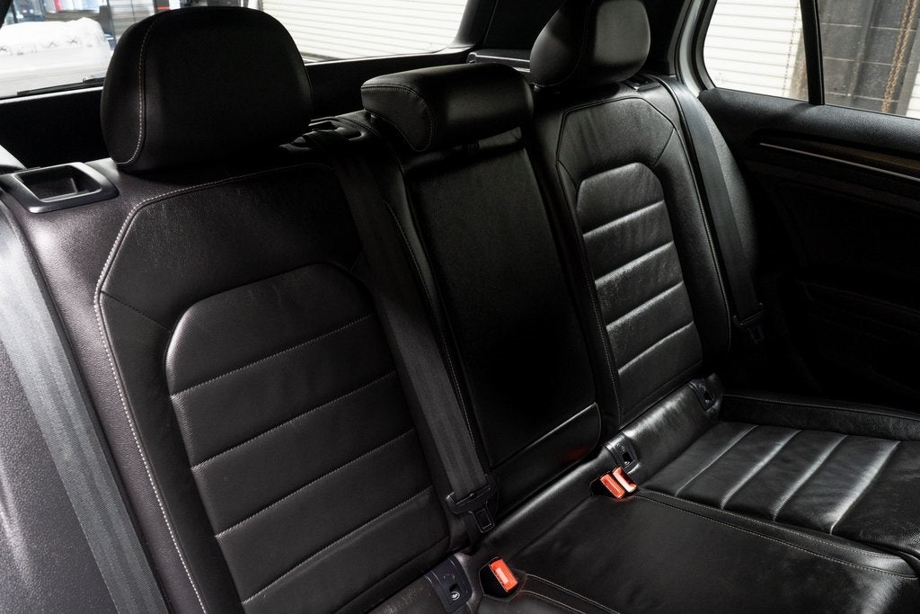 2016 Volkswagen Golf R Base 4Motion