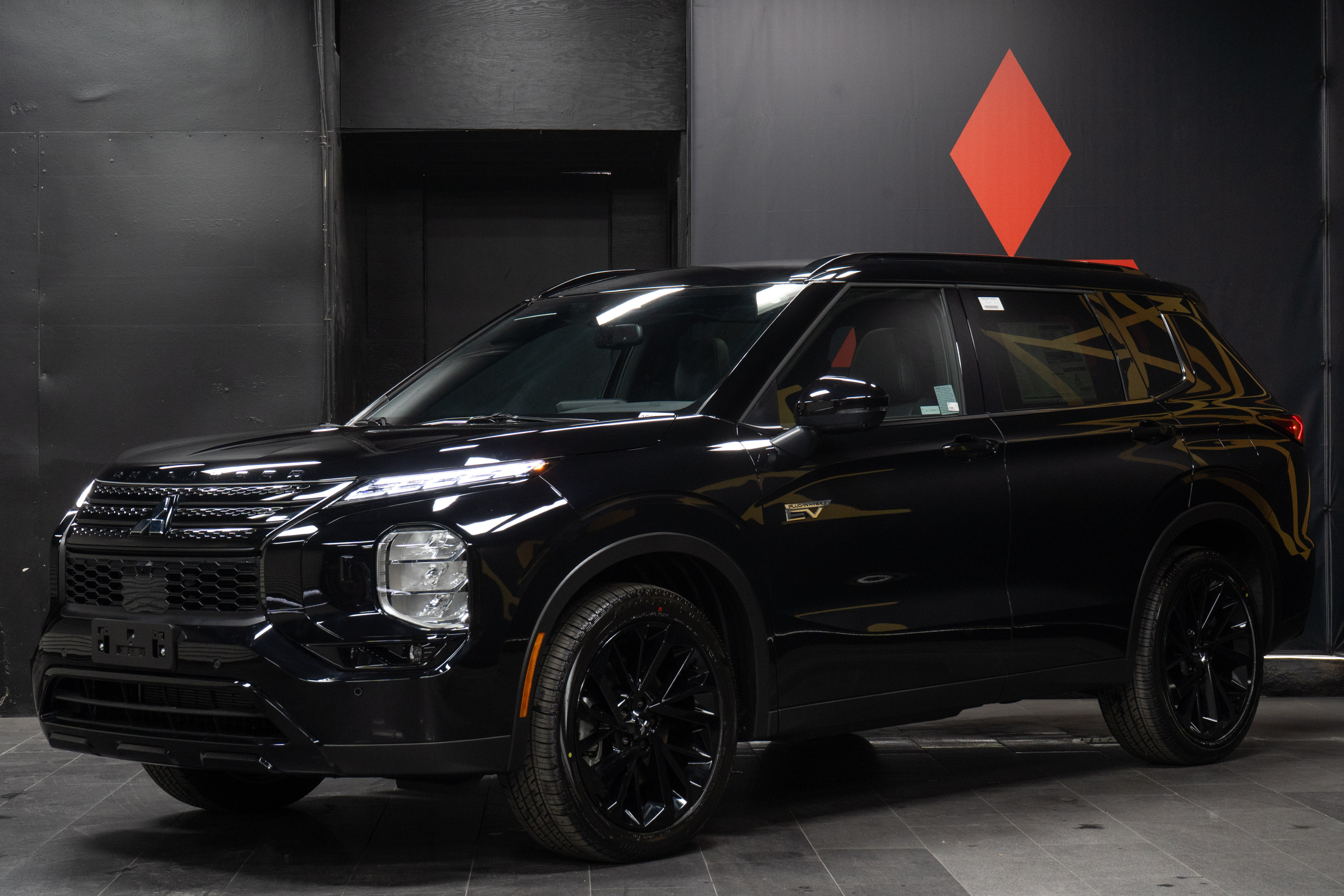 2025 MITSUBISHI OUTLANDER